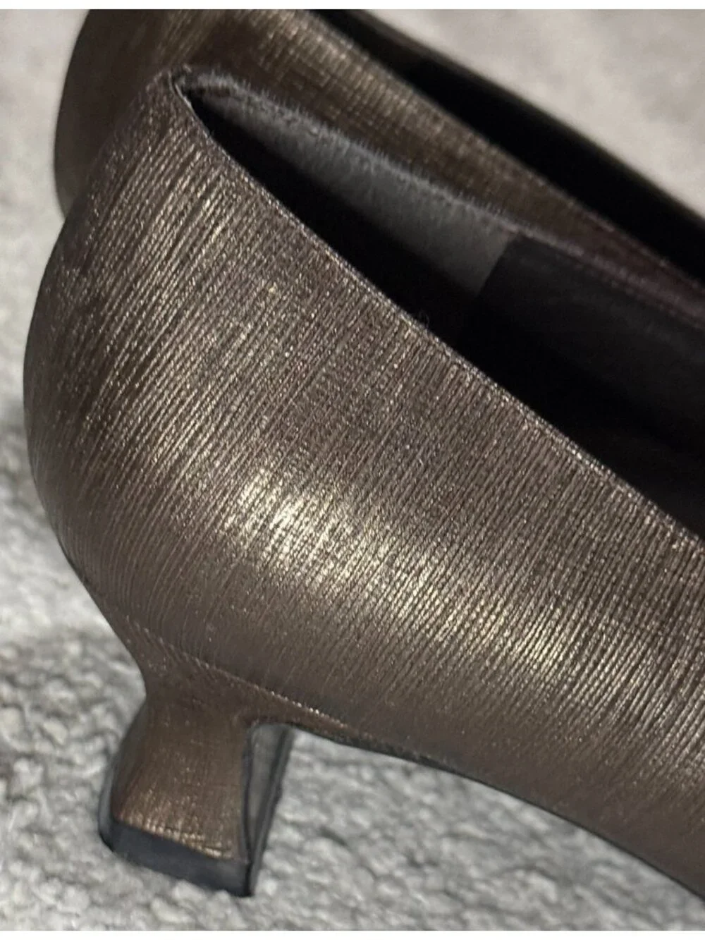 Stuart Weitzman Dark Brown Leather Square-Toe Kitten Heel Pumps 7.5M Bow Accent